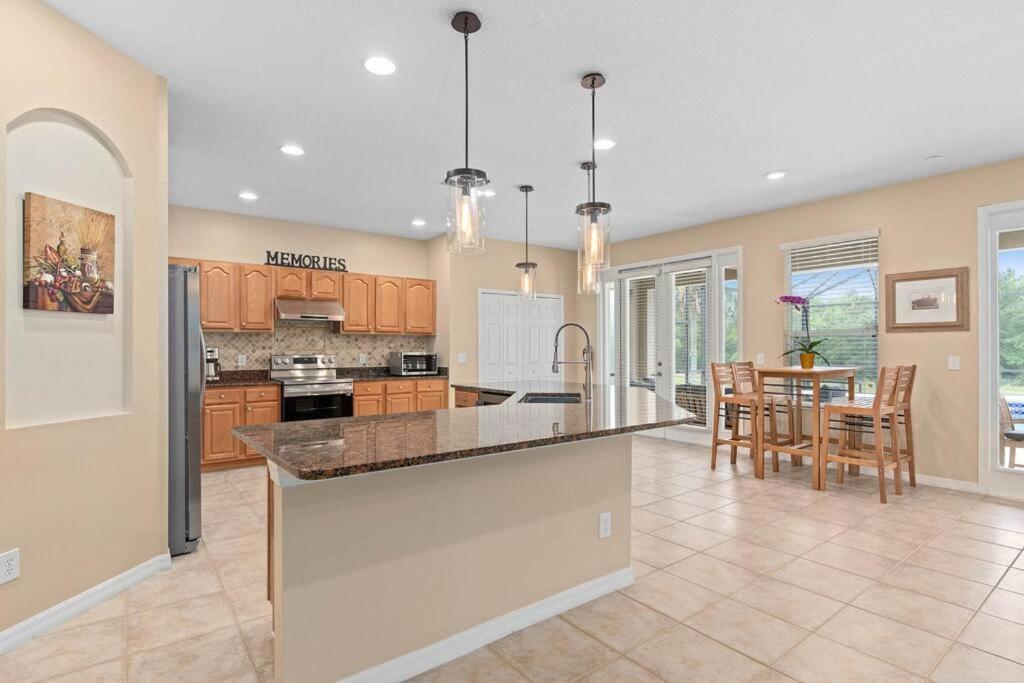 Lakeview W/8 Bedroom 5 Kingsuite 3 Miles To Disney キシミー エクステリア 写真